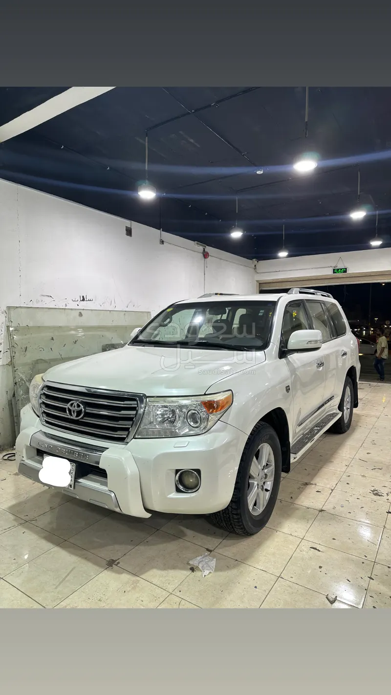 2015 تويوتا لاند كروزر جي اكس ار 3