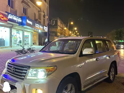 2015 تويوتا لاند كروزر جي اكس ار 3