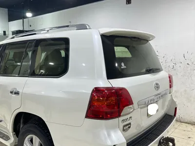 2015 تويوتا لاند كروزر جي اكس ار 3