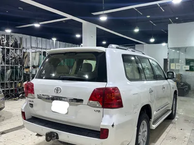 2015 تويوتا لاند كروزر جي اكس ار 3