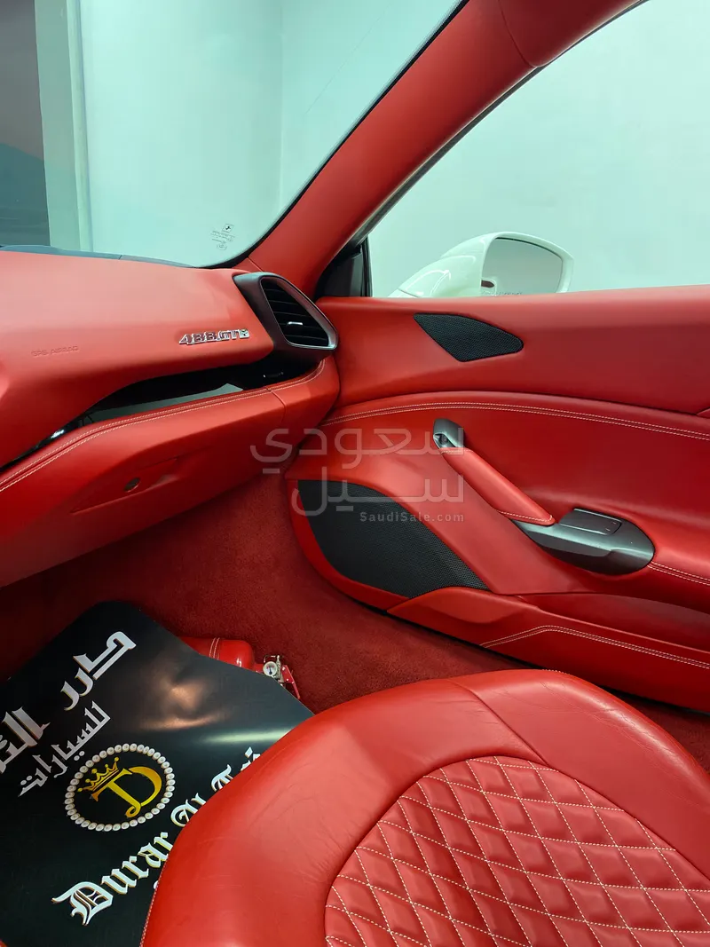 2016 فيراري 488 جي تي بي