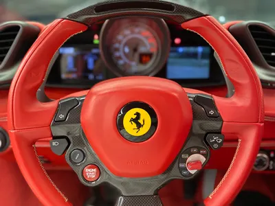 2016 فيراري 488 جي تي بي