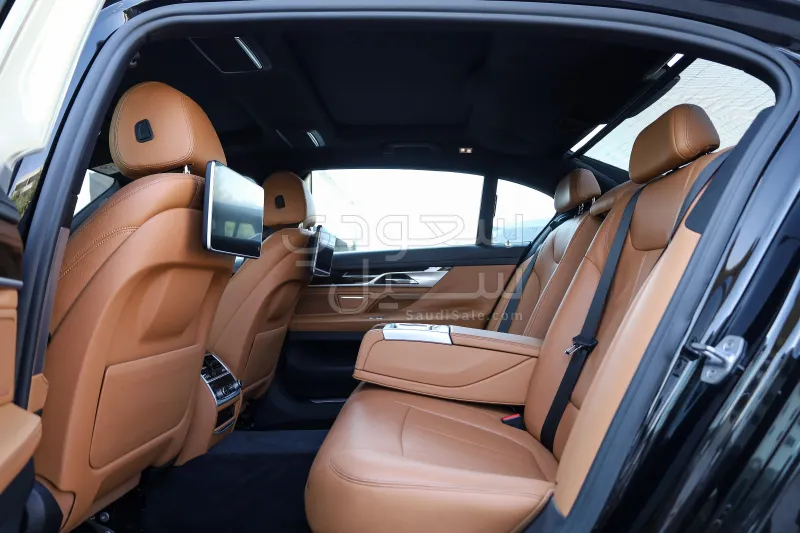 2018 بي ام دبليو الفئة السابعة 730 إل أي