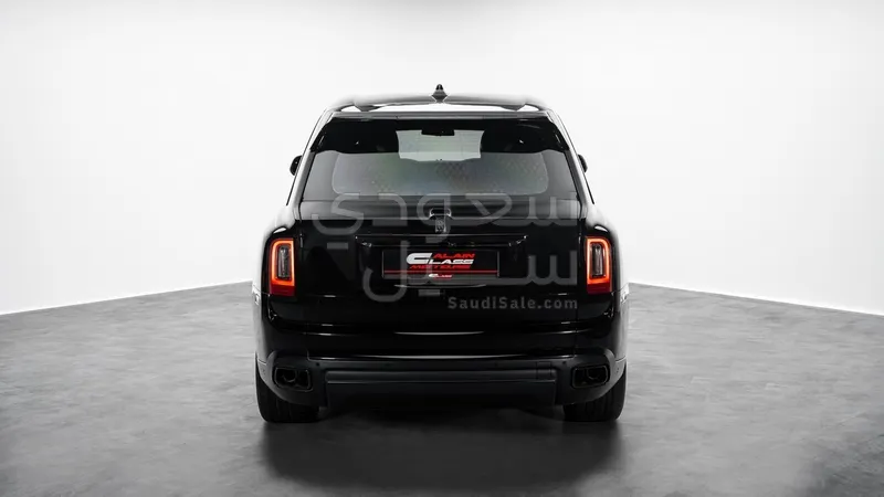 2024 رولز رويس كولينان بلاك بادج