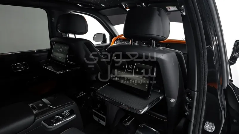 2024 رولز رويس كولينان بلاك بادج