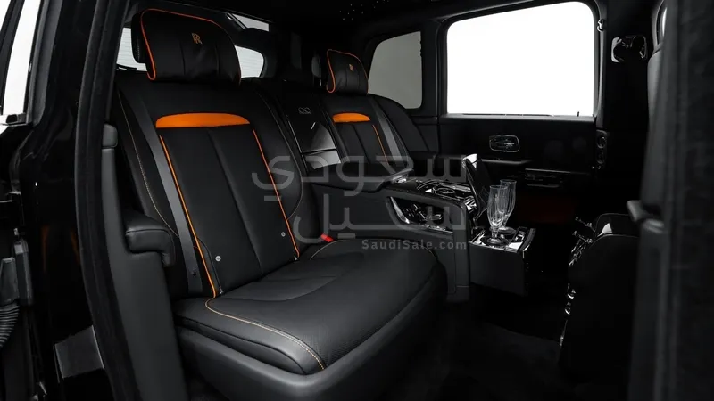 2024 رولز رويس كولينان بلاك بادج