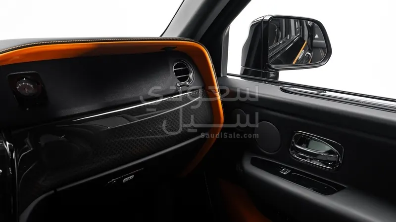 2024 رولز رويس كولينان بلاك بادج