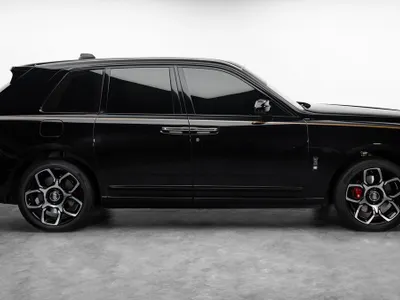 2024 رولز رويس كولينان بلاك بادج