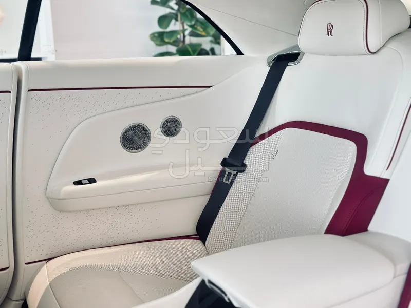 2024 رولز رويس سبيكتر