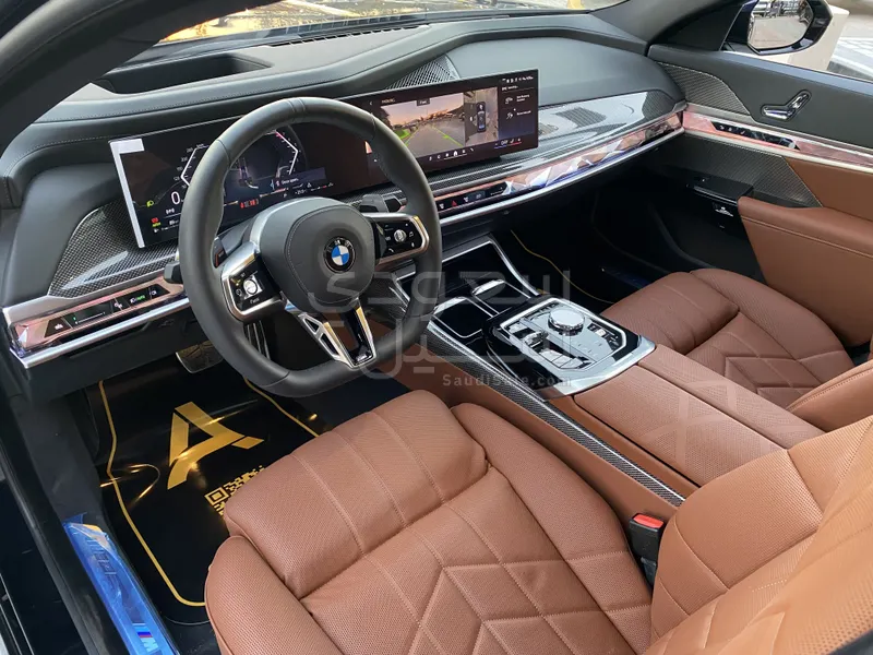 2026 بي ام دبليو الفئة السابعة 735أي