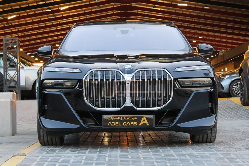 2026 بي ام دبليو الفئة السابعة 735أي