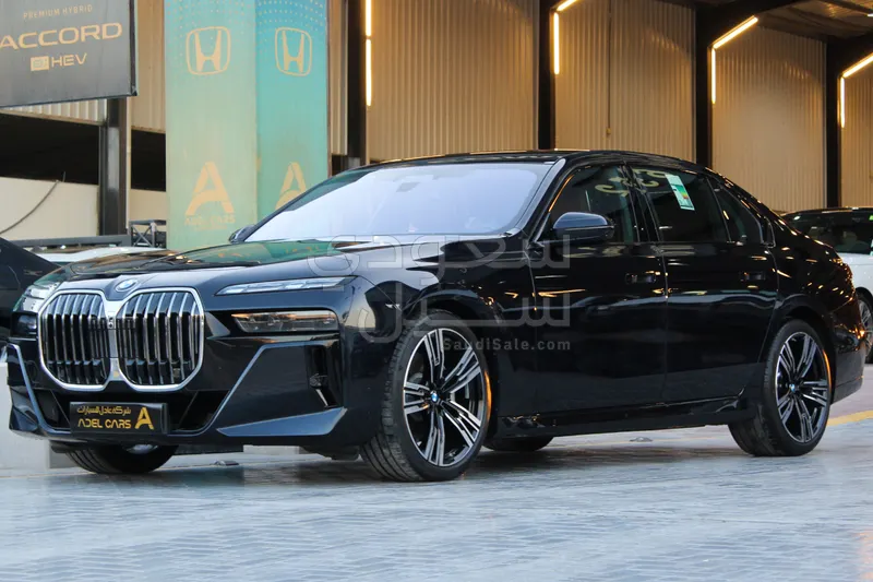 2026 بي ام دبليو الفئة السابعة 735أي