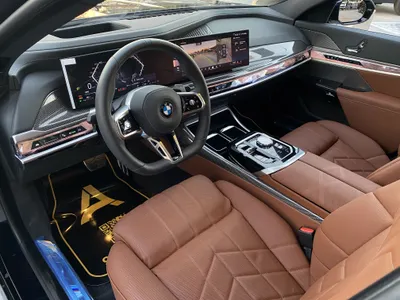 2026 بي ام دبليو الفئة السابعة 735أي