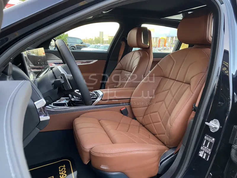 2026 بي ام دبليو الفئة السابعة 735أي