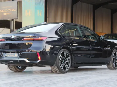 2026 بي ام دبليو الفئة السابعة 735أي