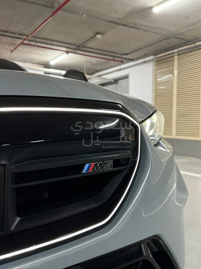 2025 بي ام دبليو الفئة ام إم 5