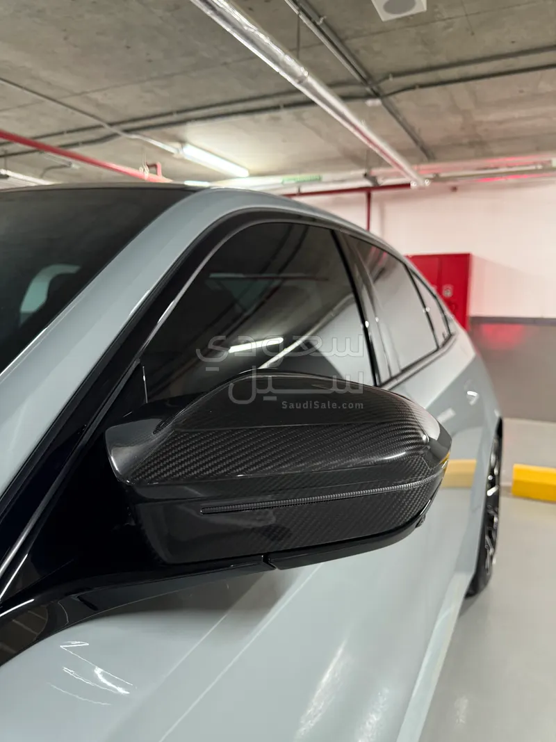 2025 بي ام دبليو الفئة ام إم 5