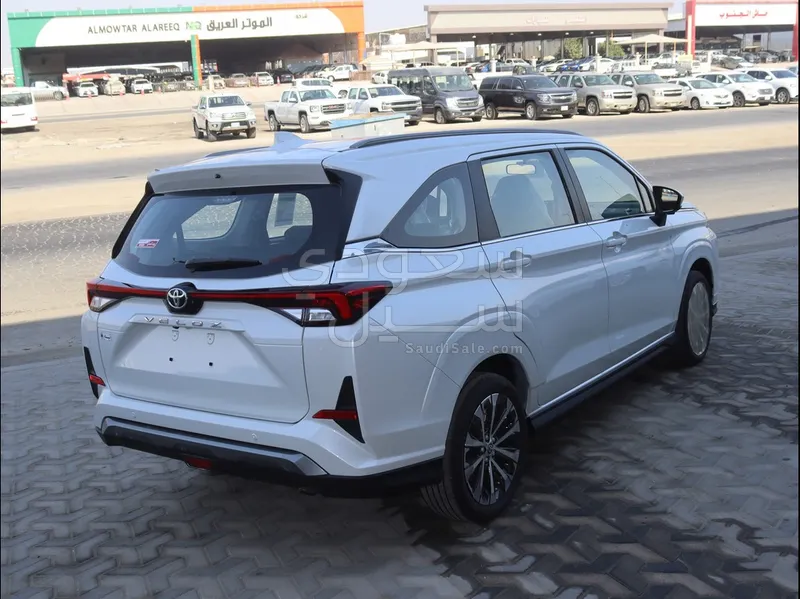 2025 تويوتا فيلوز