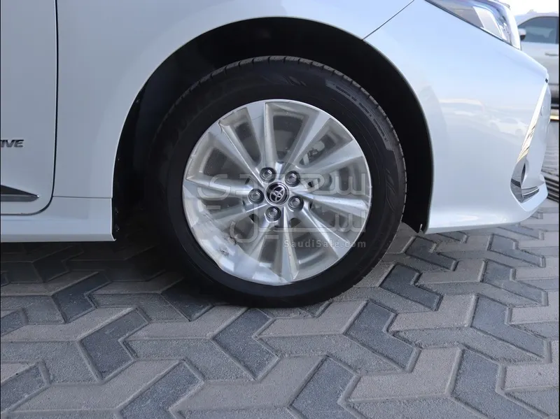 2025 تويوتا كورولا