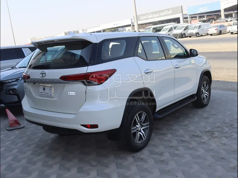 2022 تويوتا فورشنر جي اكس