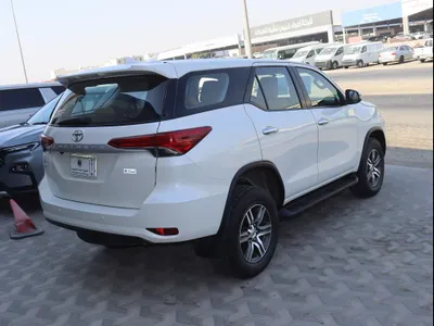 2022 تويوتا فورشنر جي اكس