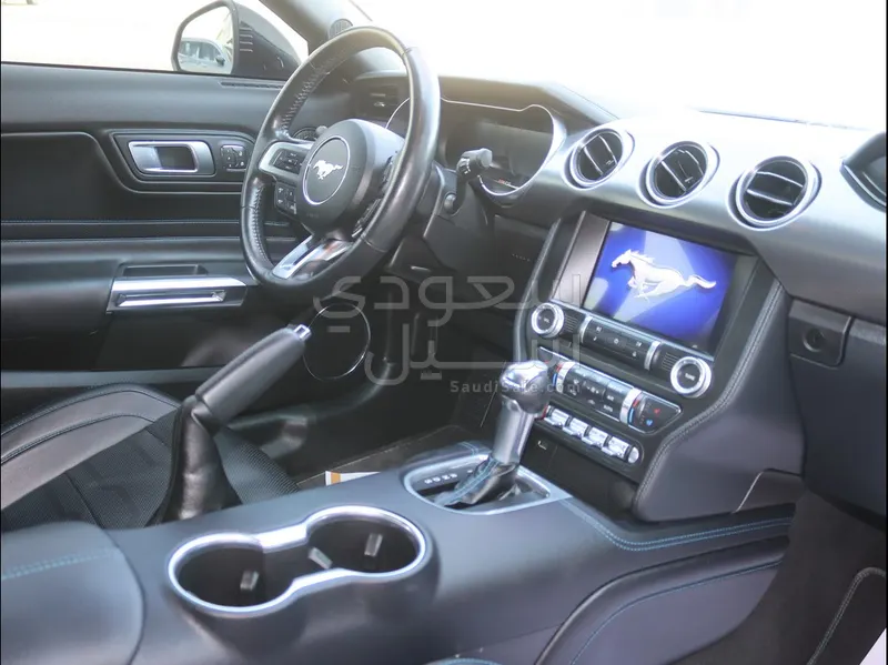 2022 فورد موستانغ جي تي