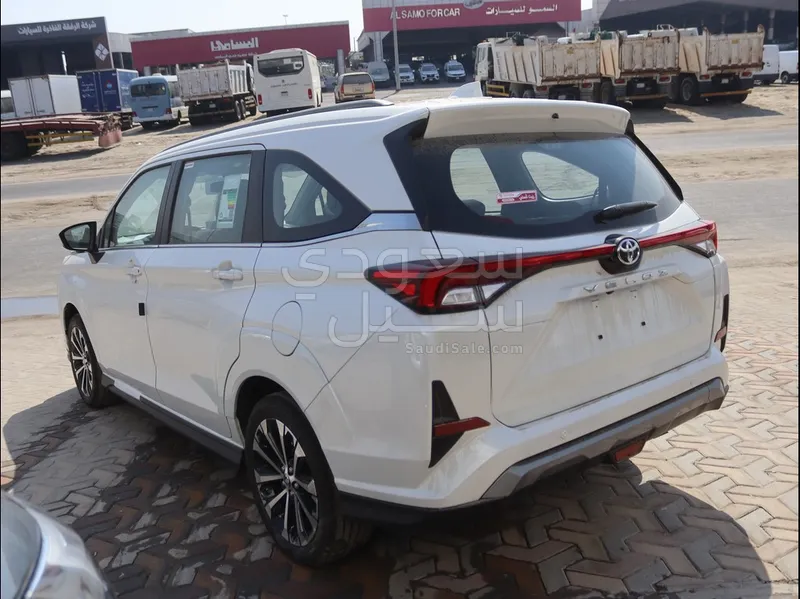 2025 تويوتا فيلوز