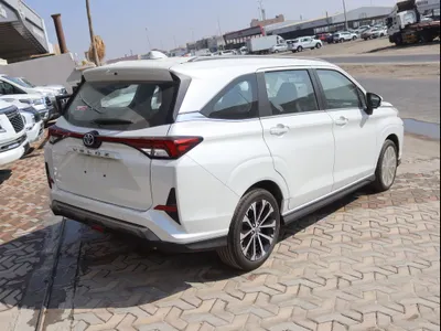 2025 تويوتا فيلوز