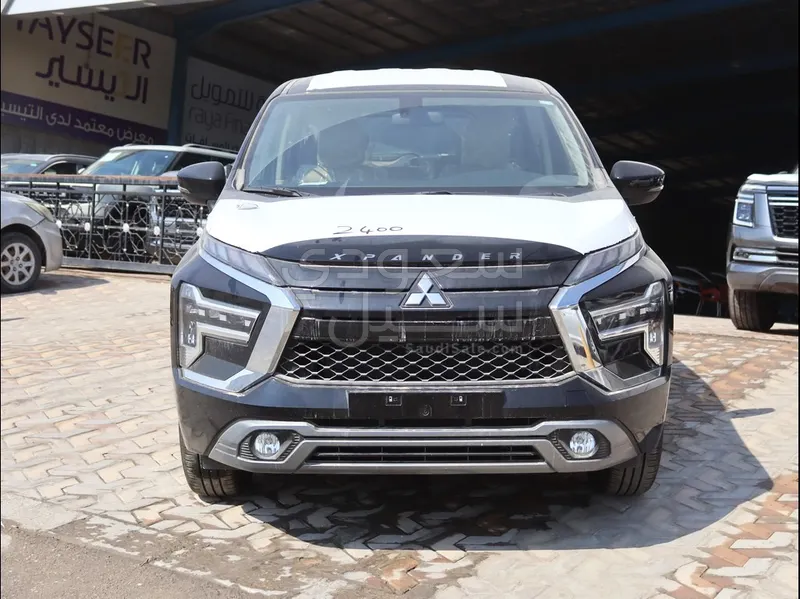 2025 متسوبيشي اكسباندر كروس