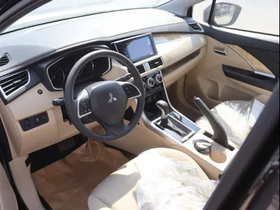 2025 متسوبيشي اكسباندر كروس