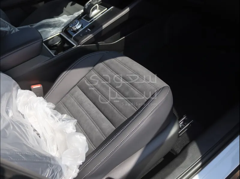 2025 متسوبيشي اوت لاندر