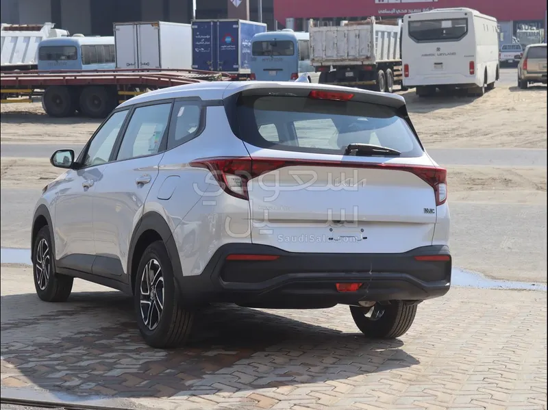 2025 كيا كارنز