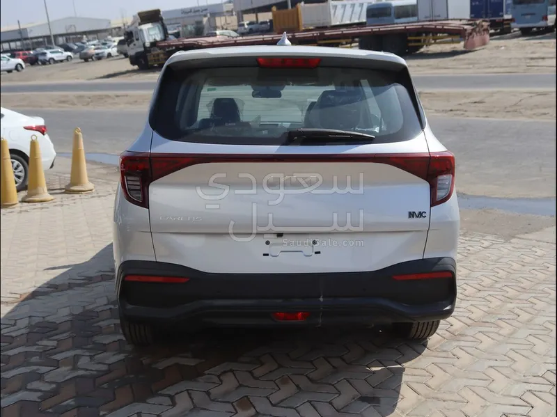 2025 كيا كارنز