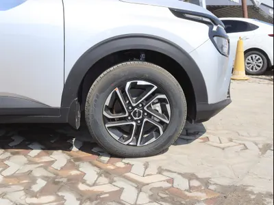 2025 كيا كارنز