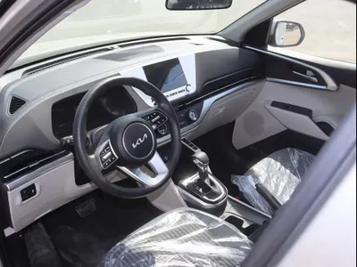 2025 كيا كارنز