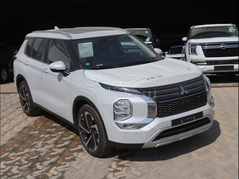2025 متسوبيشي اوت لاندر