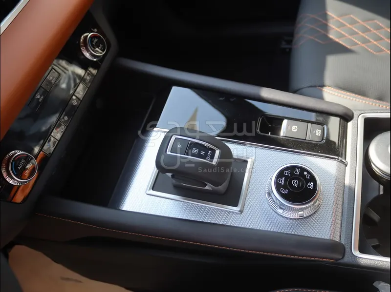 2025 متسوبيشي اوت لاندر