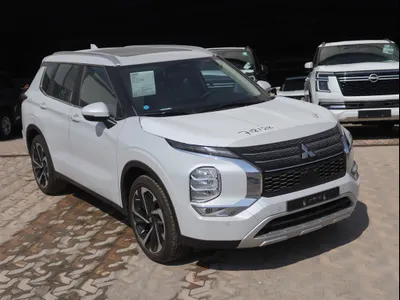 2025 متسوبيشي اوت لاندر