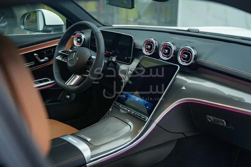 2025 مرسيدس - بنز سي إل إي 200