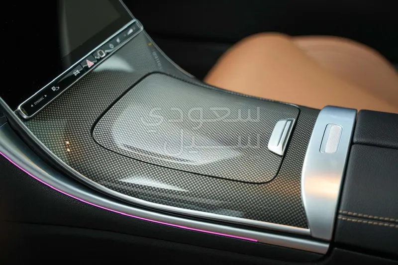 2025 مرسيدس - بنز سي إل إي 200