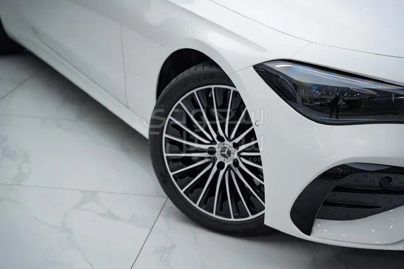 2025 مرسيدس - بنز سي إل إي 200