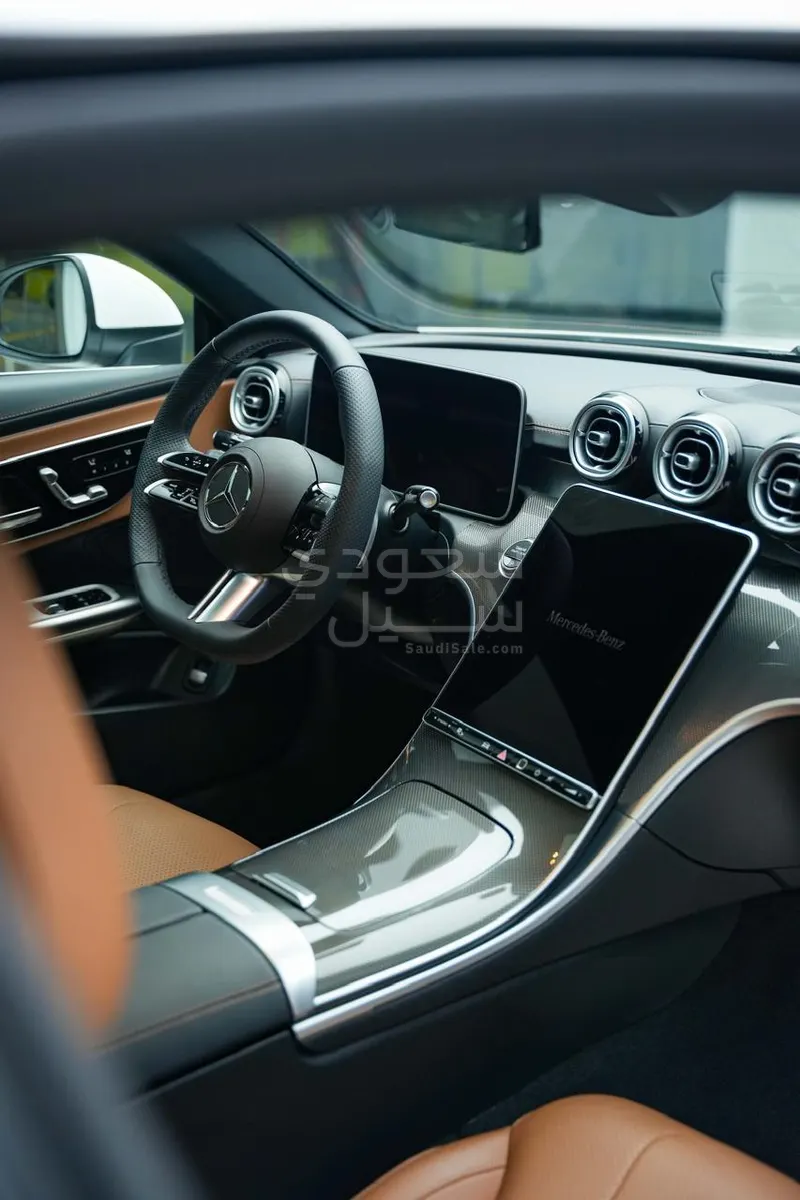 2025 مرسيدس - بنز سي إل إي 200