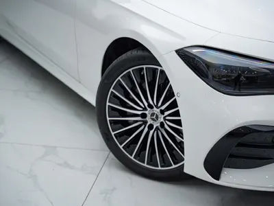 2025 مرسيدس - بنز سي إل إي 200