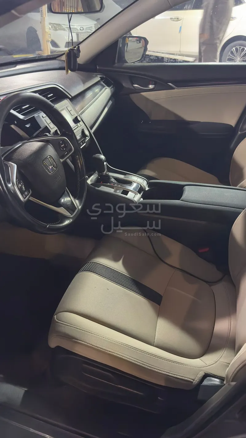 2020 هوندا سيفيك إل إكس - أي