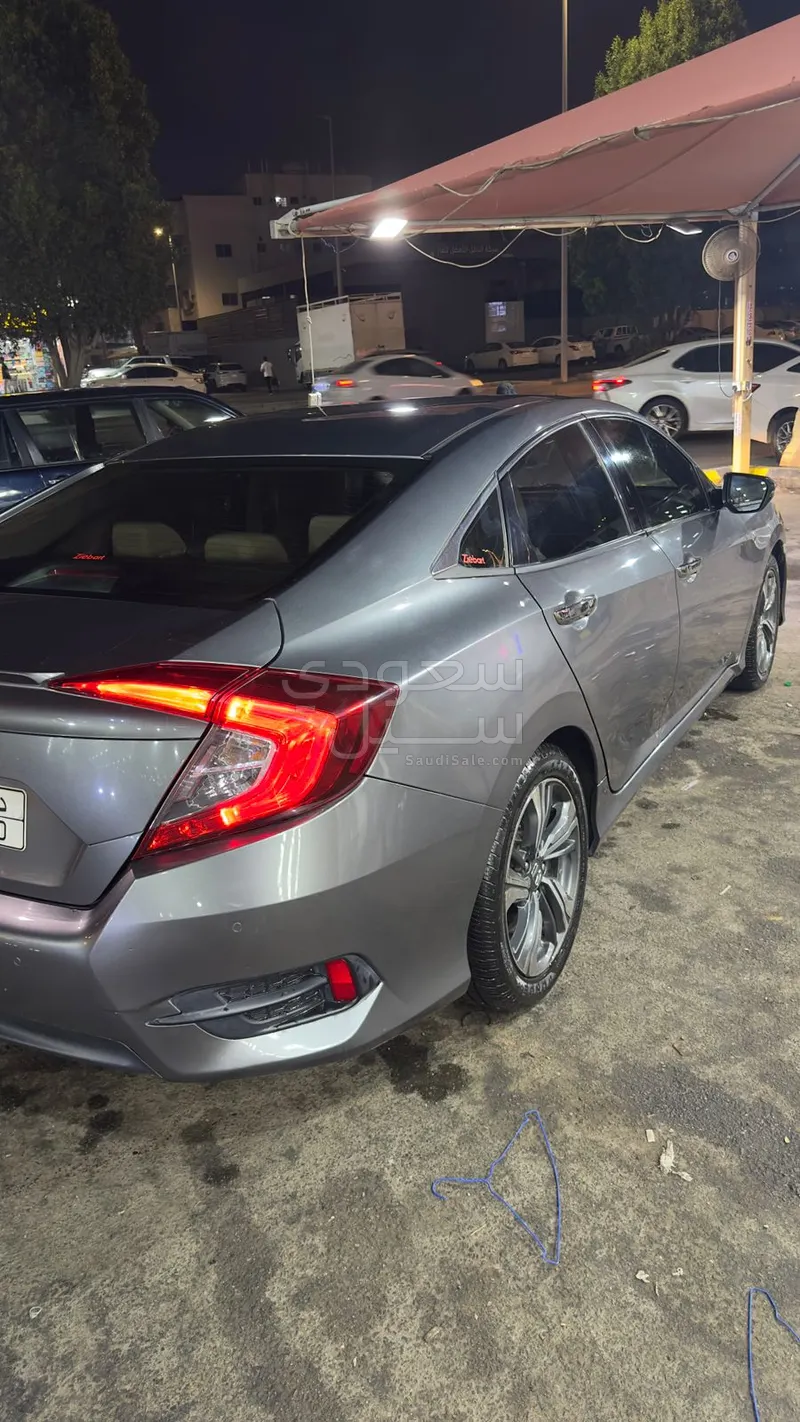 2020 هوندا سيفيك إل إكس - أي