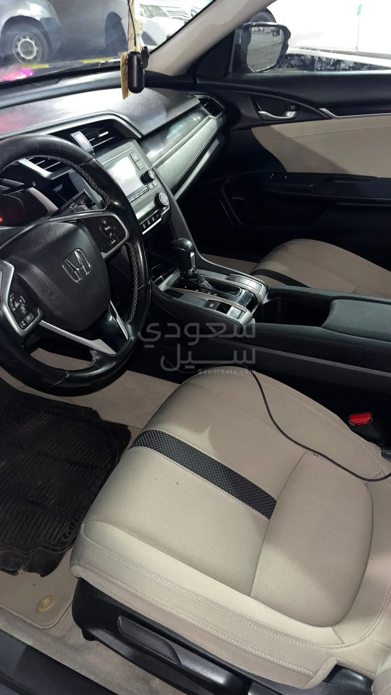 2020 هوندا سيفيك إل إكس - أي