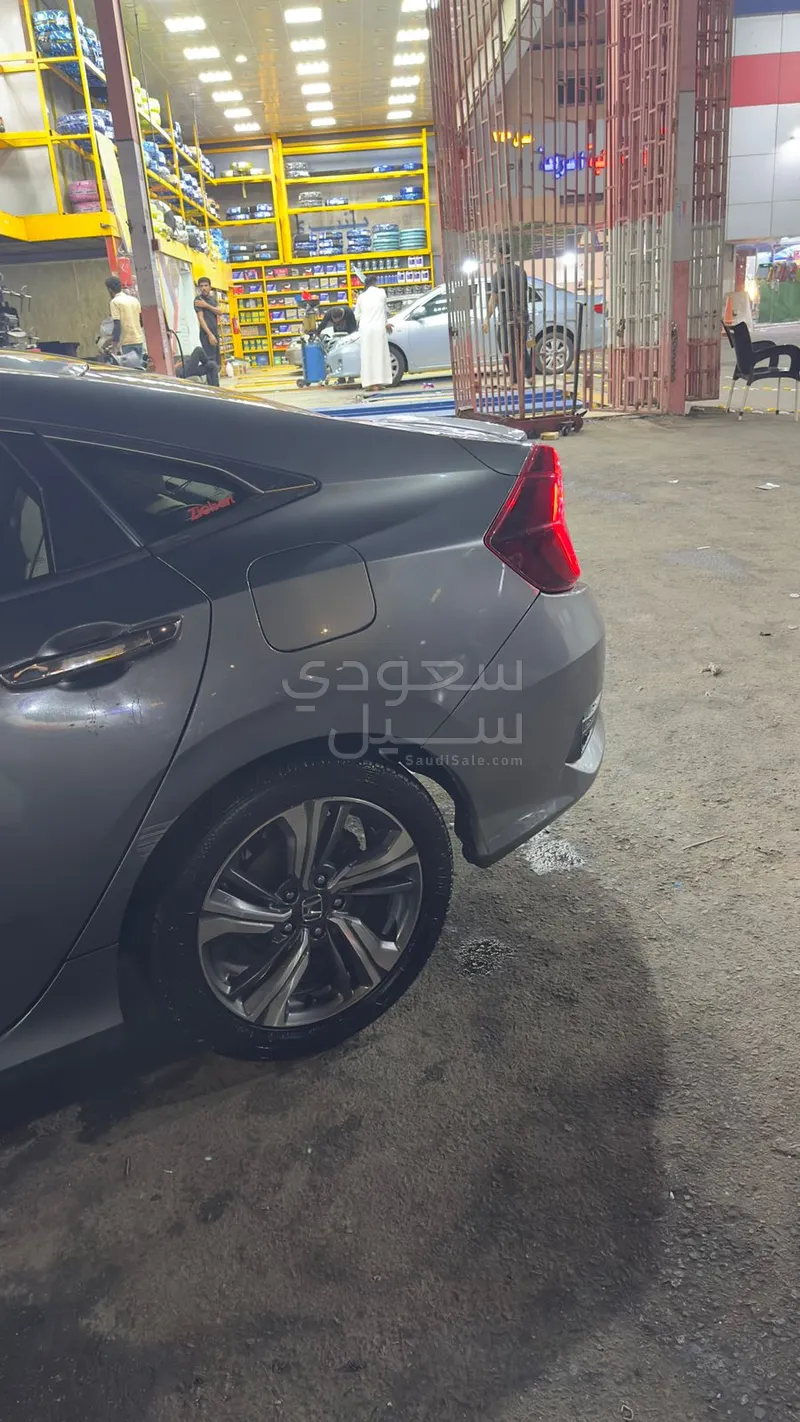 2020 هوندا سيفيك إل إكس - أي