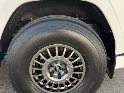 2024 لكزس إل إكس 600 إف