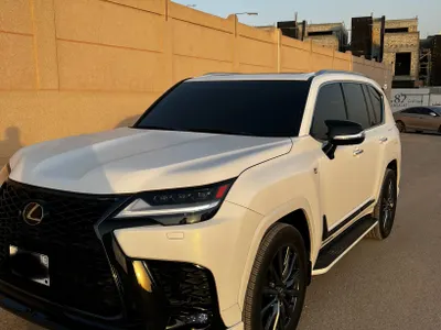 2024 لكزس إل إكس 600 إف