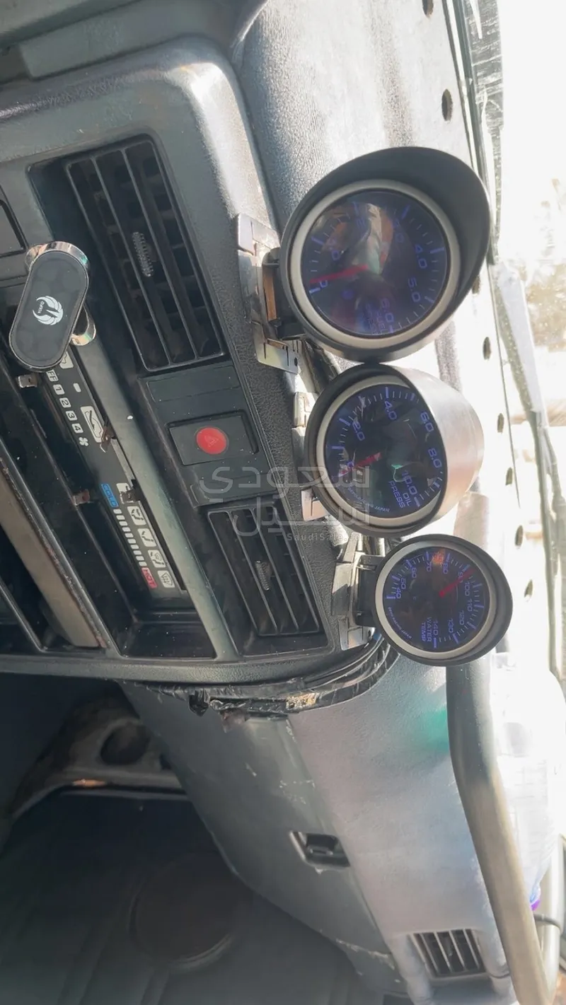 1992 نيسان باترول ربع